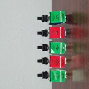 Bath & Body Works White Barn 5 Piece HOLIDAY COLLECTION Wallflower Bundle